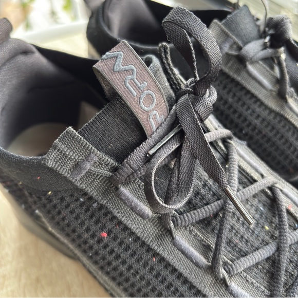 Nike Vapormax Men's Black Athletic Shoes Size 11.5 - Picture 9 of 10